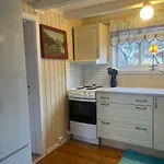 Romslig Hus Naer Varangerfjorden