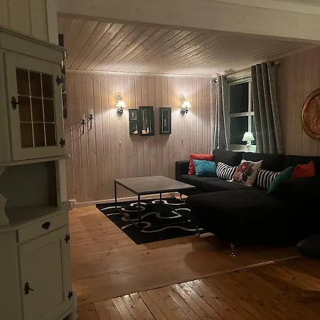 Romslig Hus Naer Varangerfjorden Semesterbostad