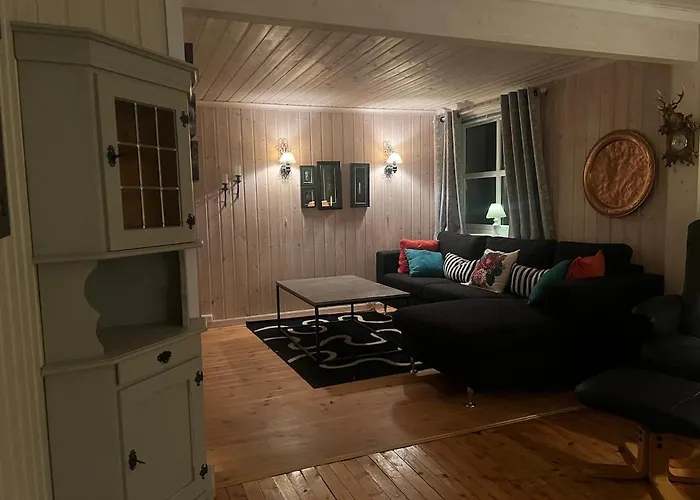 Koselig Hjem I Vestre Nyaraló