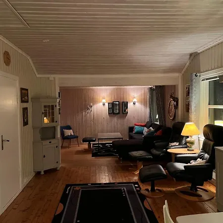 Romslig Hus Naer Varangerfjorden Nyaraló